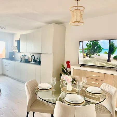 Beachside - Calahonda Apartment *